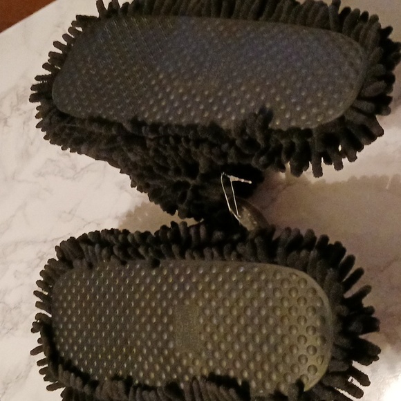 Slippers - Picture 2 of 3